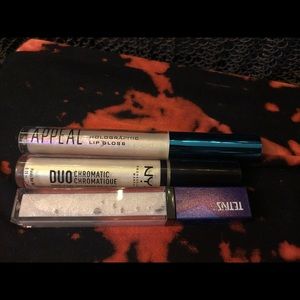 Holographic lip bundle